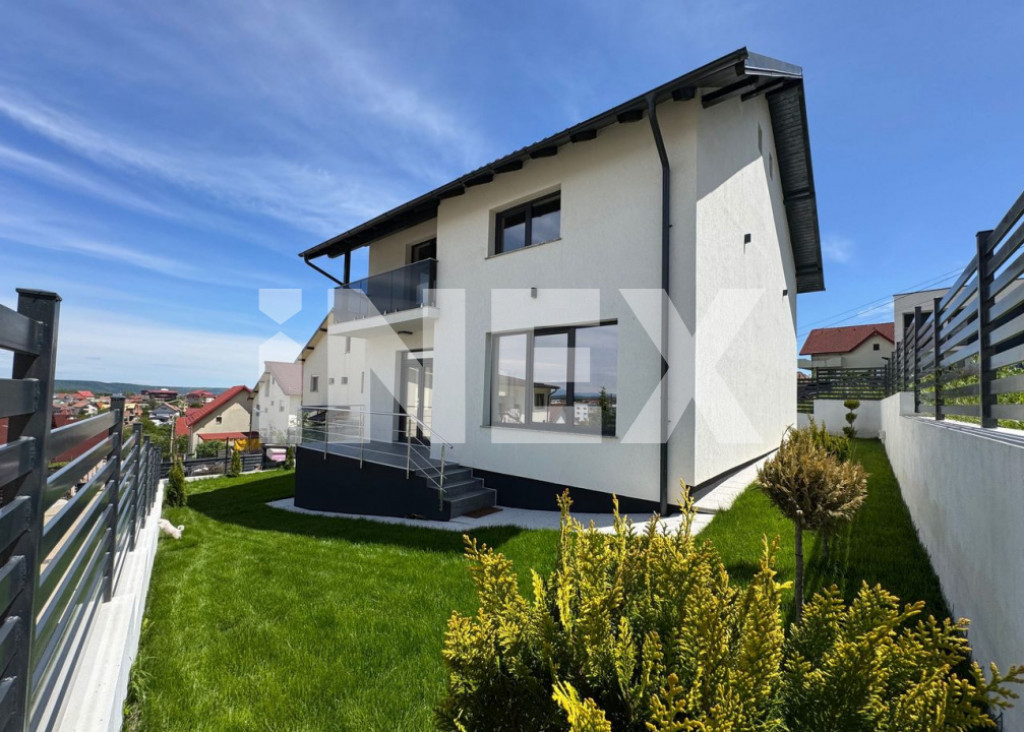 Casă spațioasă și modernă de vânzare în Trivale – p