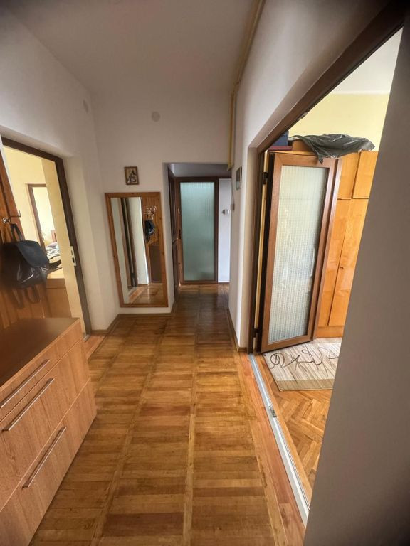 Apartament 3 camere zona Peninsulara