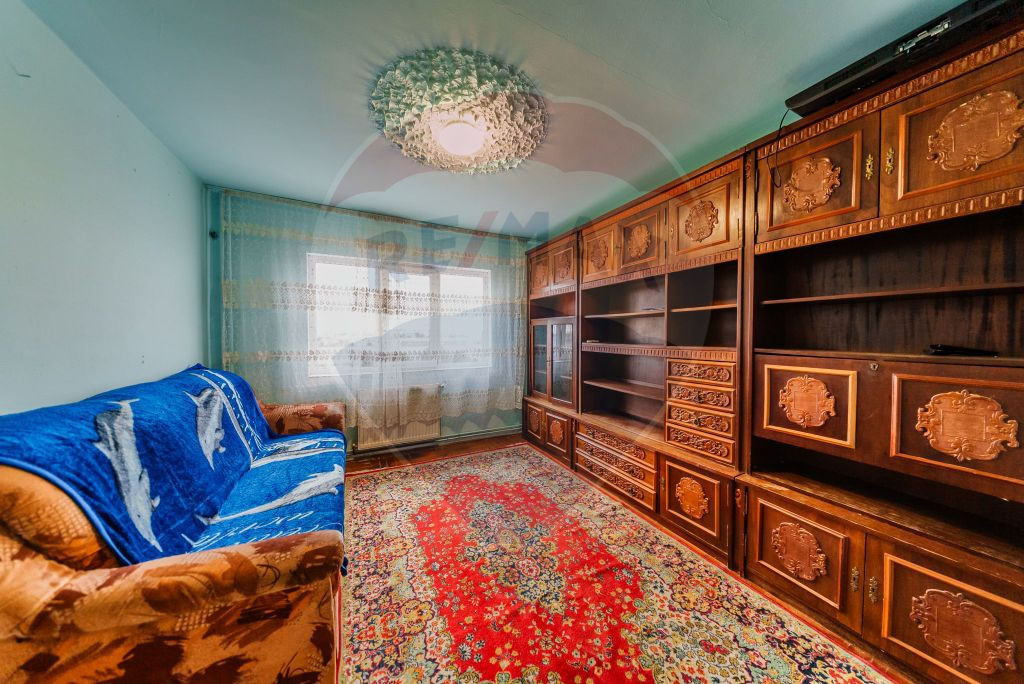 Apartament cu 3 camere de inchiriat in Aurel Vlaicu cu lo...