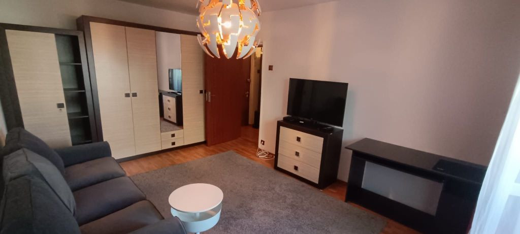 Inchiriez Ap. de 3 camere Decomandat Gorjului