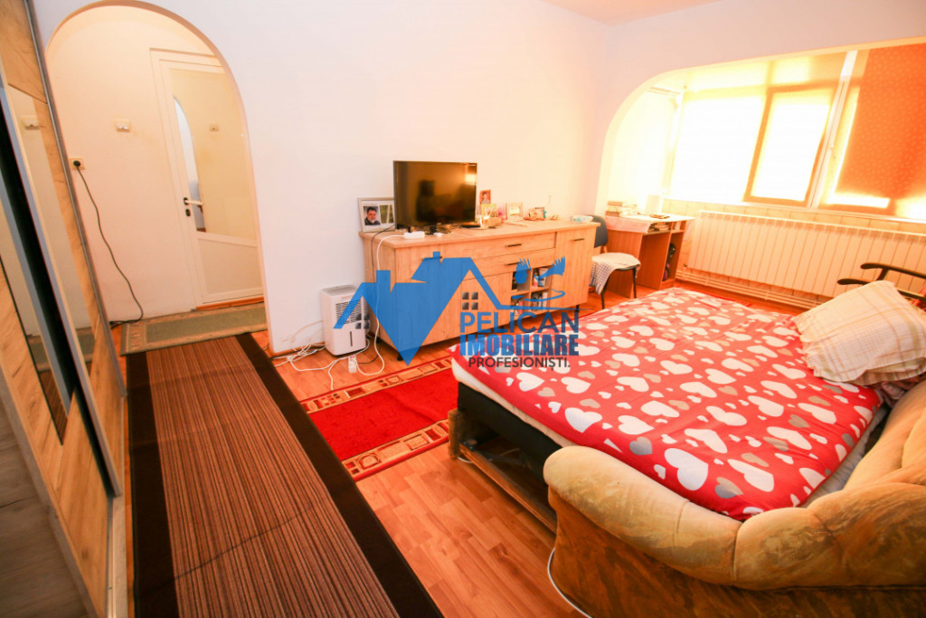 Vest, 2 camere, etaj 1, centrala proprie