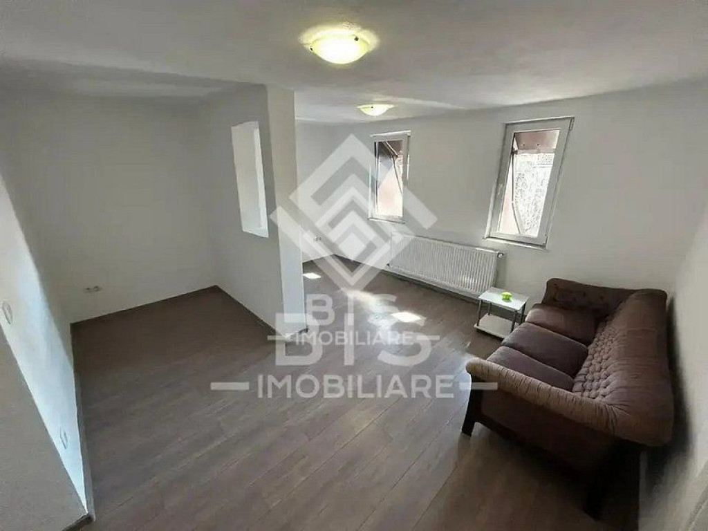 Apartament 3 camere - 70 MP - Strada Rodnei