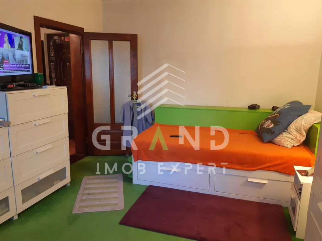 Apartament de inchiriat -1 cameră decomandat, parter, cu ba