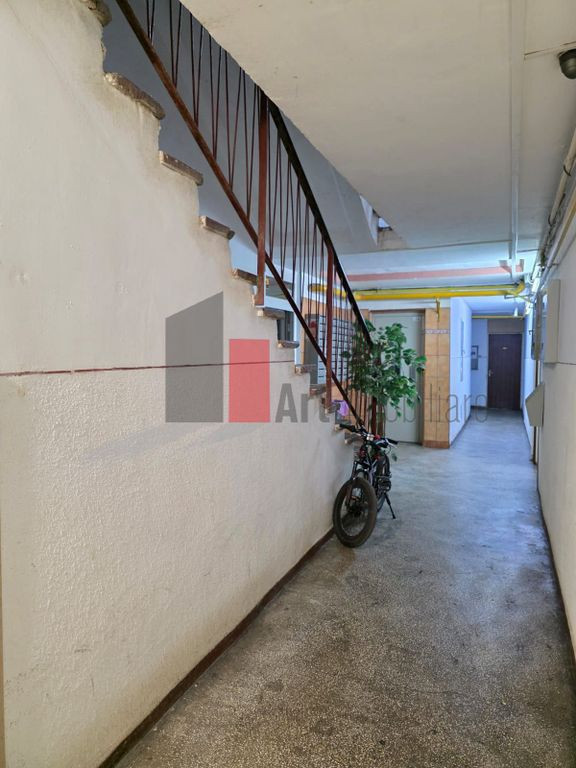 Apartament spațios cu 4 camere Crangasi