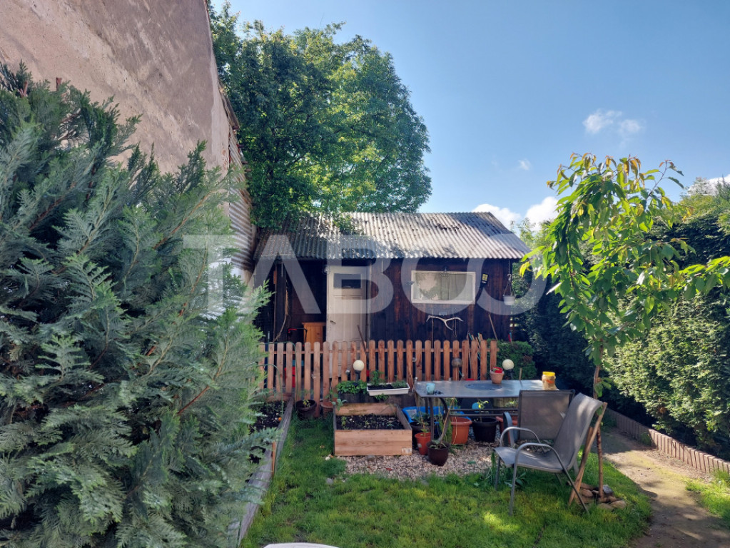 Apartament la curte 3 camere 59 mp pivnita gradina 60 mp Cis