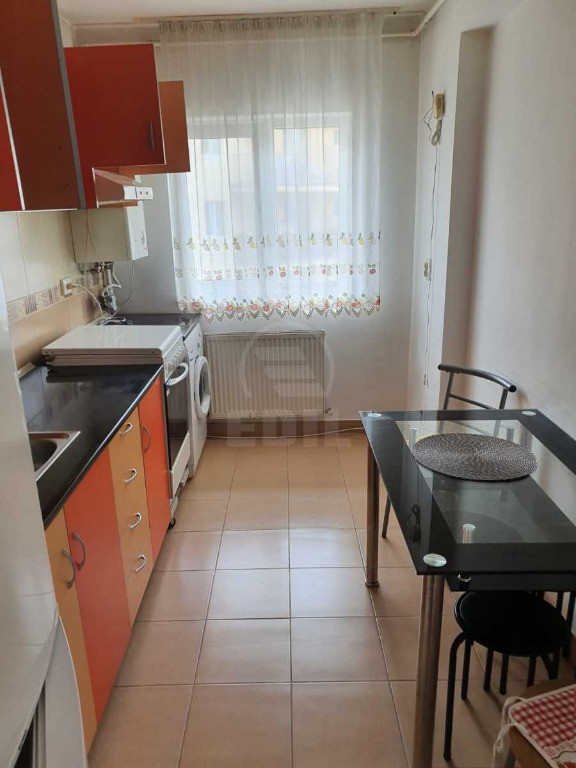 Apartament zona Florilor