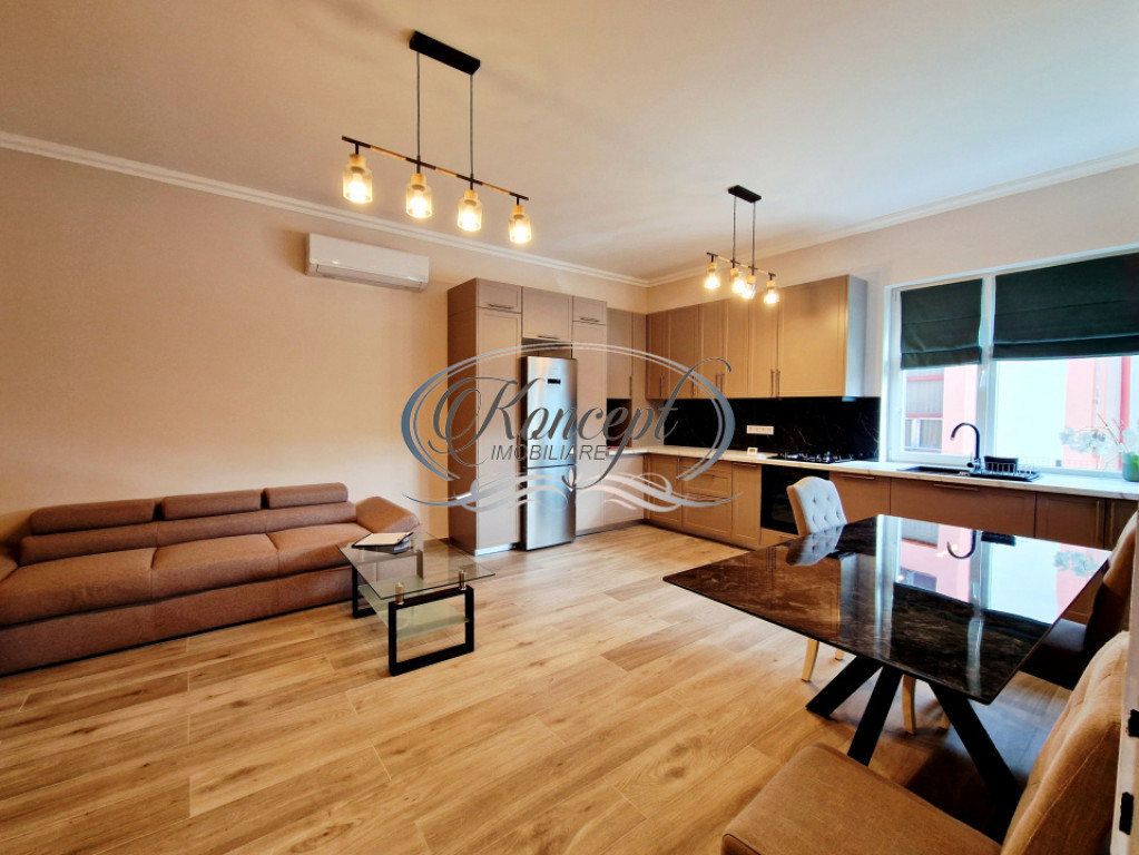 Apartament cu acces stradal si curte privata in Someseni