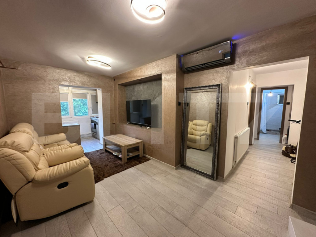 Apartament 3 camere, decomandat, zona Rovine-Damarin