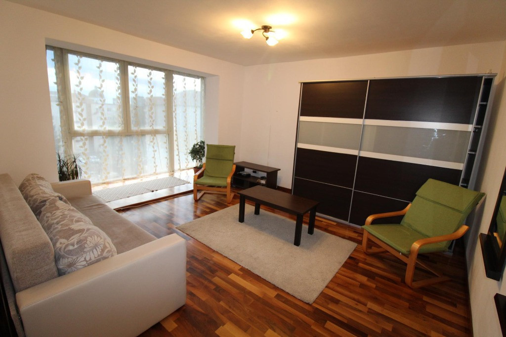 Apartament 3 camere decomandat, zona Mihai Viteazul