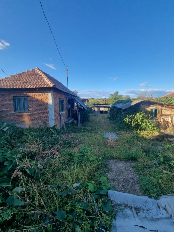 Teren intravilan , 1100mp , front 12,60 m , intrare Filiasi