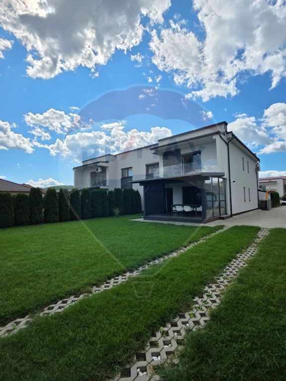 Casa noua Strada Aviatorilor Medias