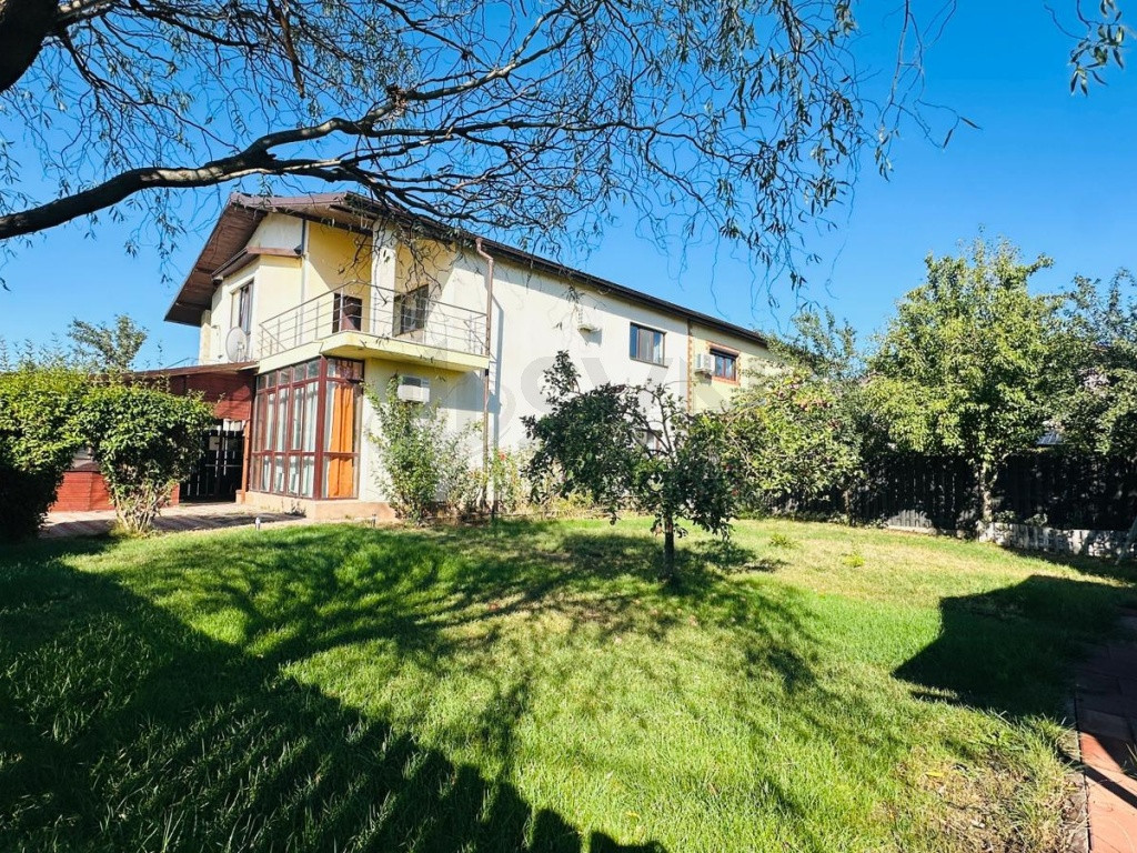 Vila cu panouri fotovoltaice de inchiriat in Corbeanca