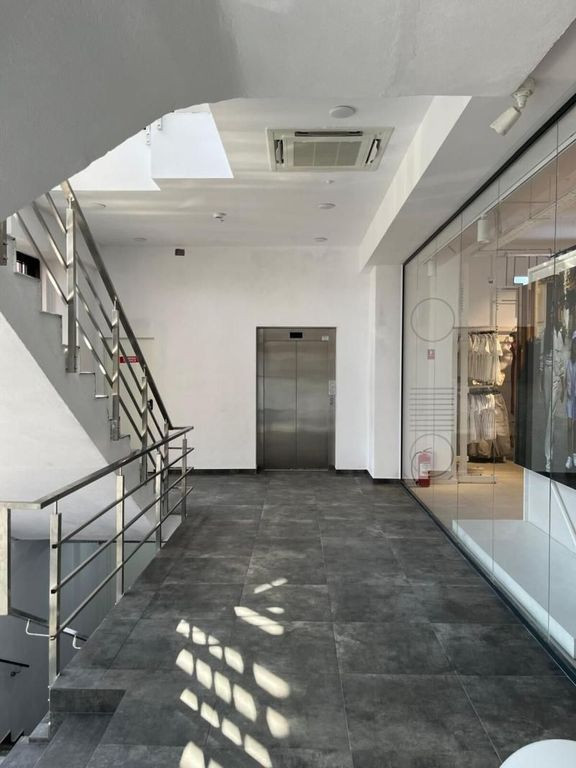 Centru comercial,cu chiriași, ideal investitie