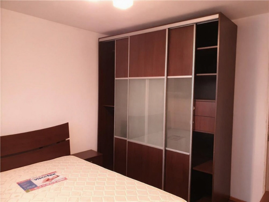 Ofer spre inchiriere apartament 2 camere Eroii Revolutiei