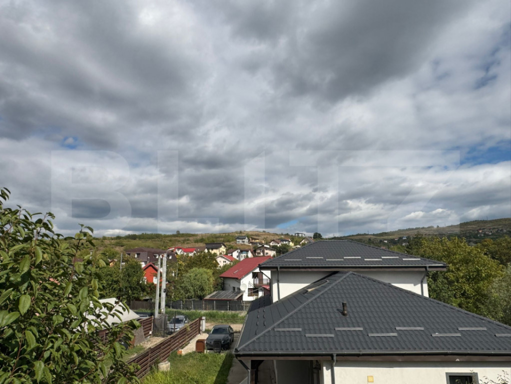 Casa pe 4 nivele, 11 camere, 366mp utili, zona Bucium