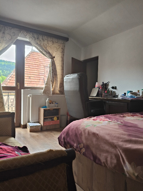 Apartament cu trei camere in vila ,et 1