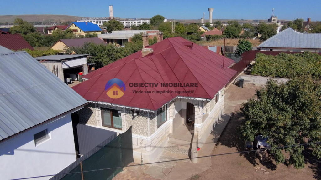 ???? Casă + Teren de Vânzare cu Vedere la Munte