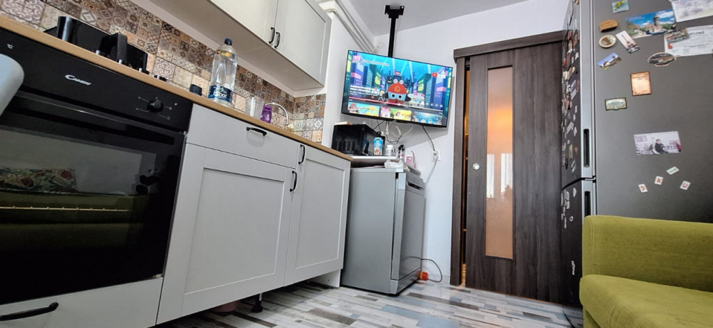 Apartament 2 camere, mobilat, etaj 1, 60 mp – Zona 9 Mai,