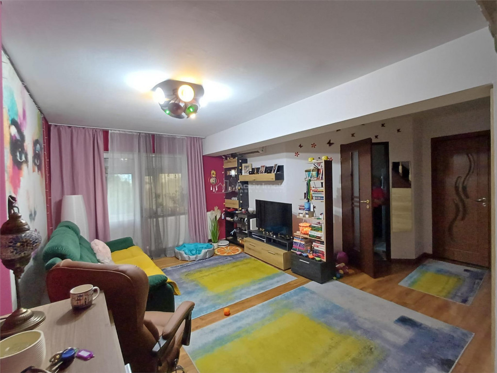 2 camere la mansarda - Str. Frumusani - Oltenitei