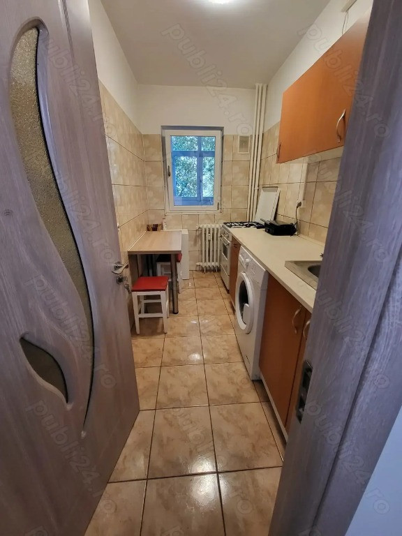 Timpuri noi piscului tineretului etaj 2