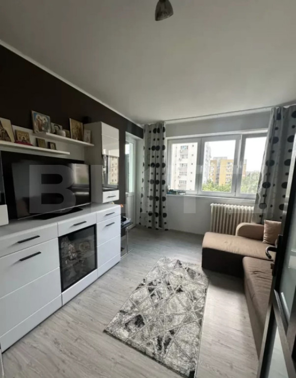 Ocazie! 2 camere, decomandat, aproape de Plaza România și