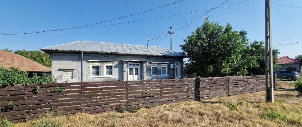 Cota de 3/6 din casa situata in comuna Curcani, Jud Calarasi