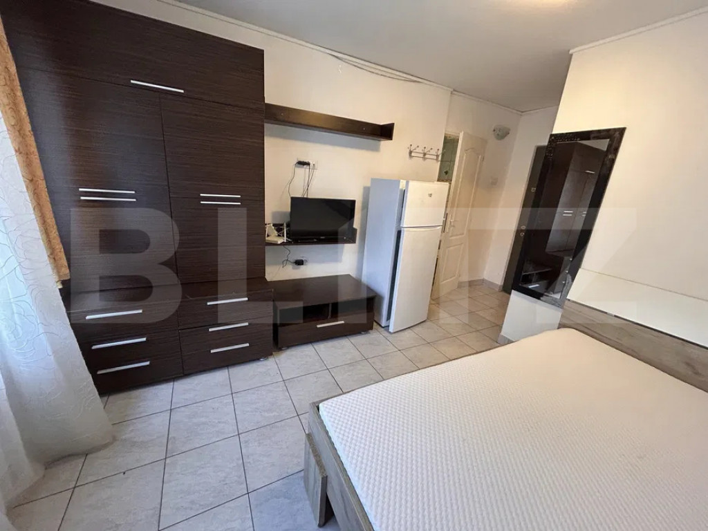 Garsoniera 1 cameră, 23 mp, zona Podu Ros