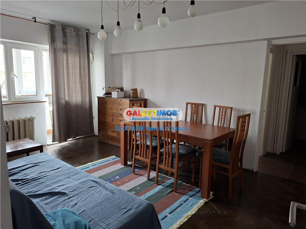 Mosilor Pizza Hut apartament 3 camere,etaj 6,stradal