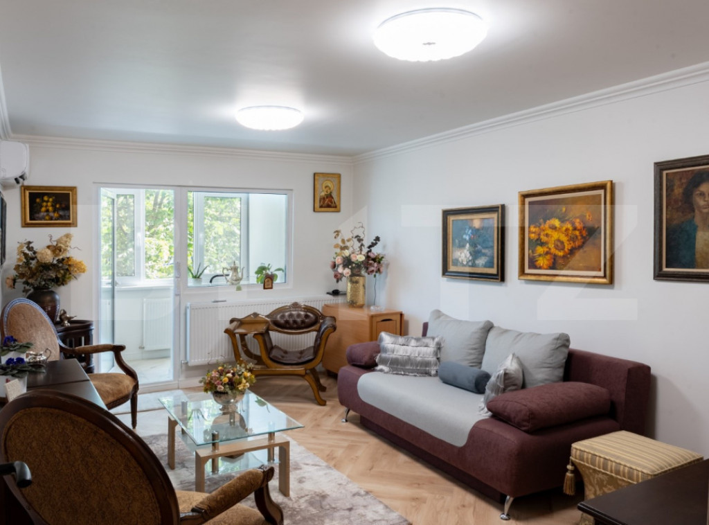 Apartament de 2 camere, decomandat, etaj intermediar, Arcu