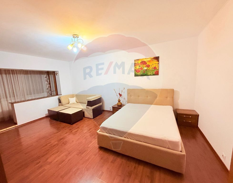 Garsonieră de închiriat | Prima închiriere | Uverturii...