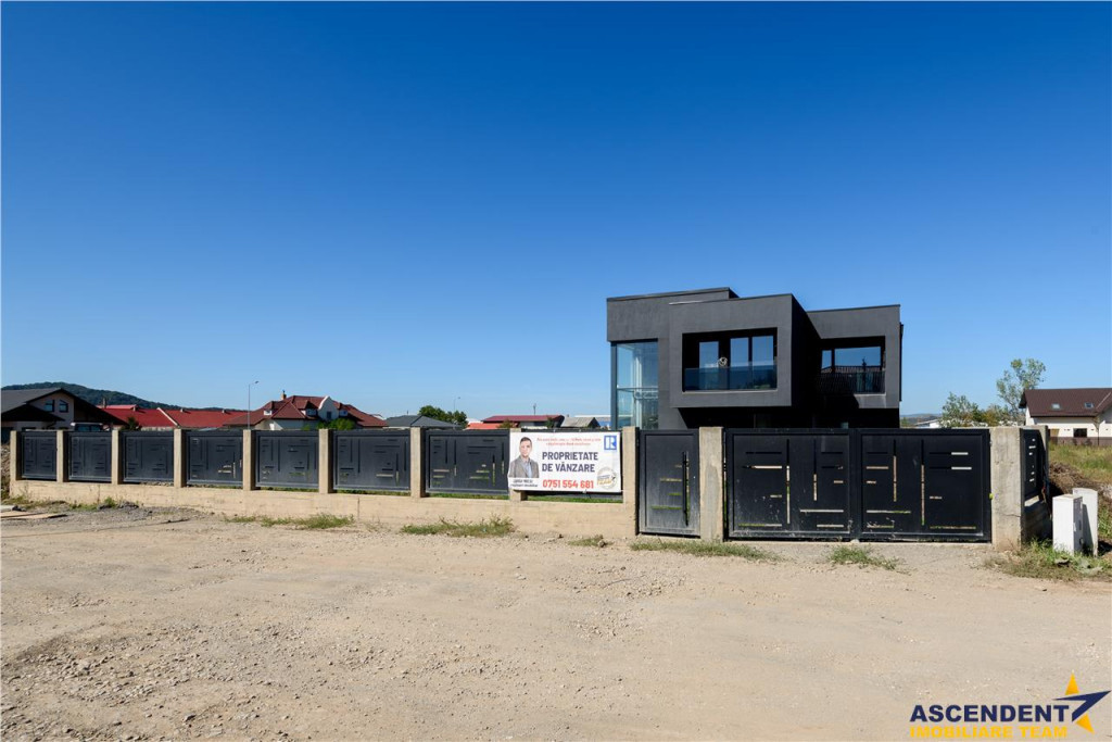 Casa noua in Harman, cu arhitectura moderna si spatii vitrat