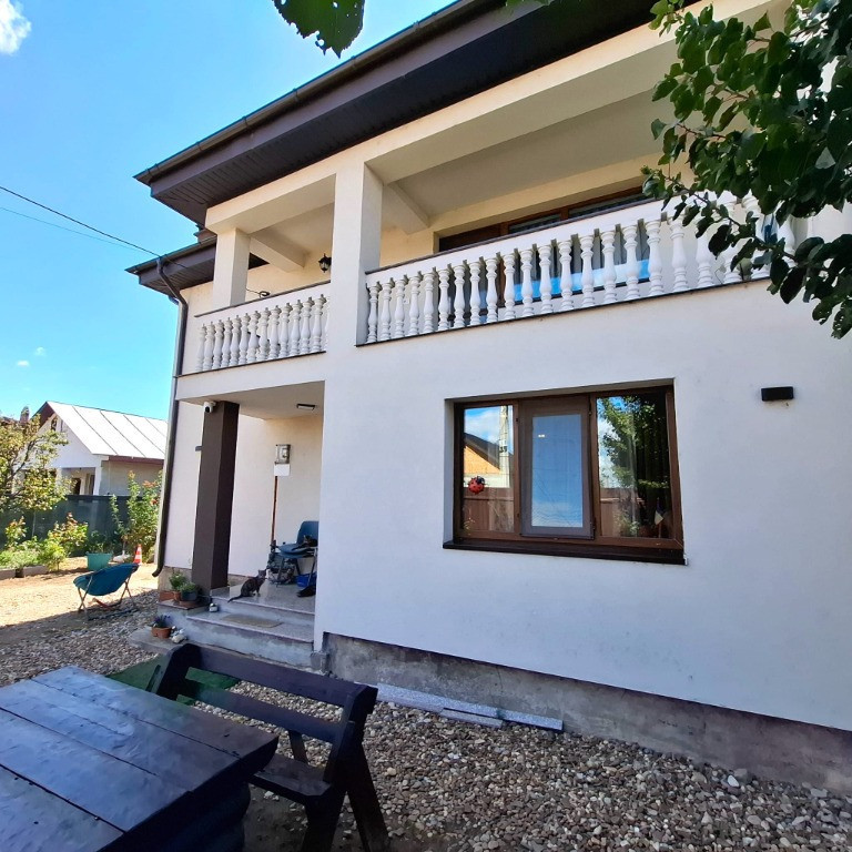 Casă de vânzare construcție 2015