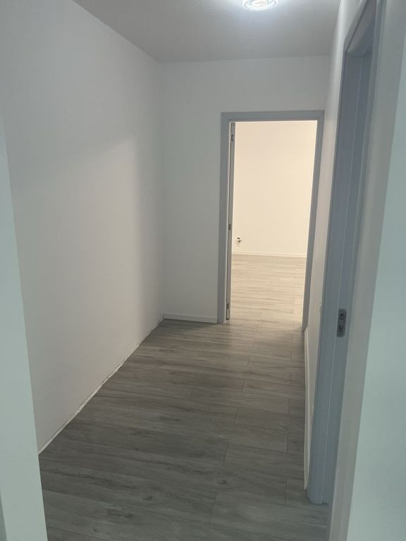Apartament 2 camere decomandat Metrou Aparatorii Patriei,...