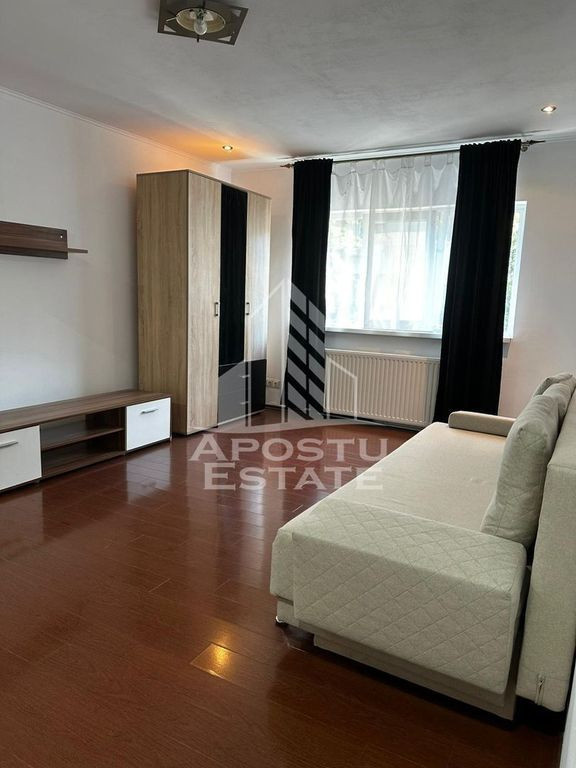 Apartament cu 2 camere, etajul 1, centrala proprie, zona ...