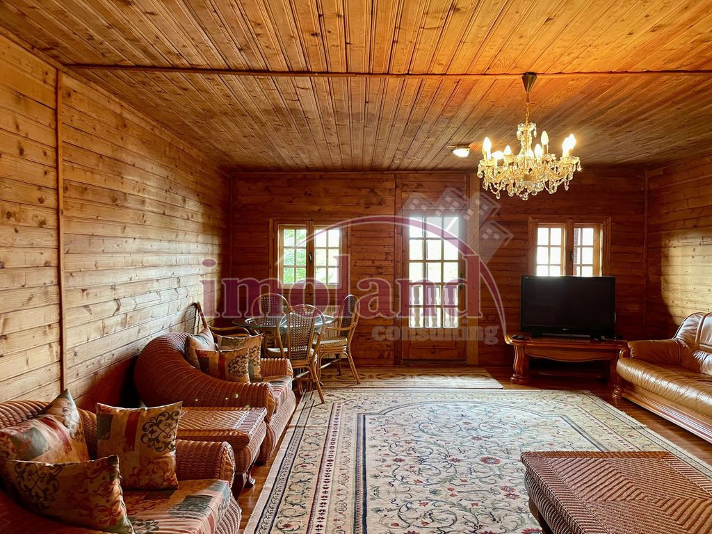 Vanzare VILA rezidenta / casa de vacanță 540 mp, teren ...