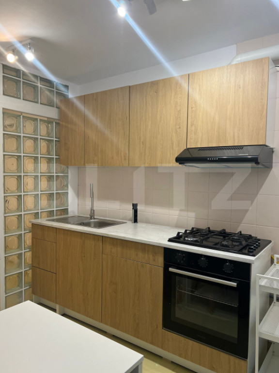 Apartament 3 camere decomandate, cu suprafata de 70 mp, zona