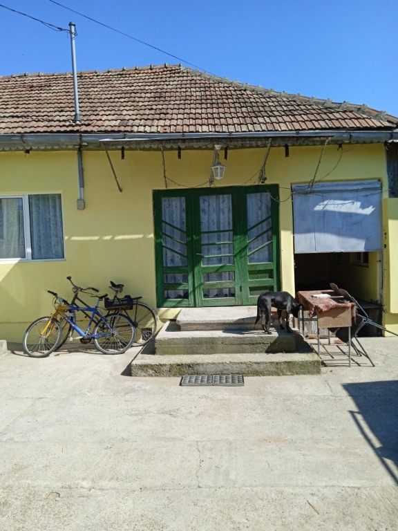 Casa 3 camere, Galean, Targu Ocna, pret de garsoniera