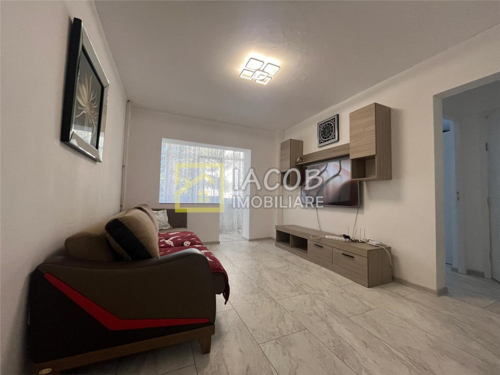 Apartament 3 camere, str. Banca Nationala