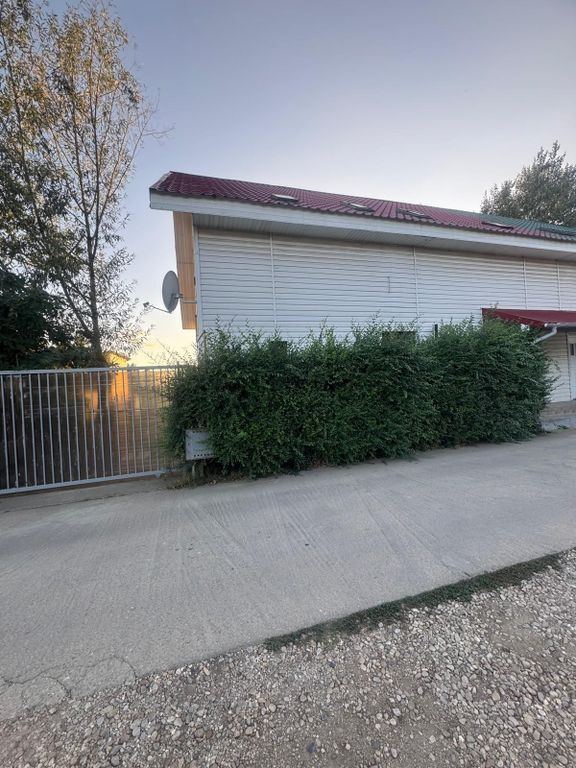 Casa Darza 5 camere ( la 3 km de Buftea)