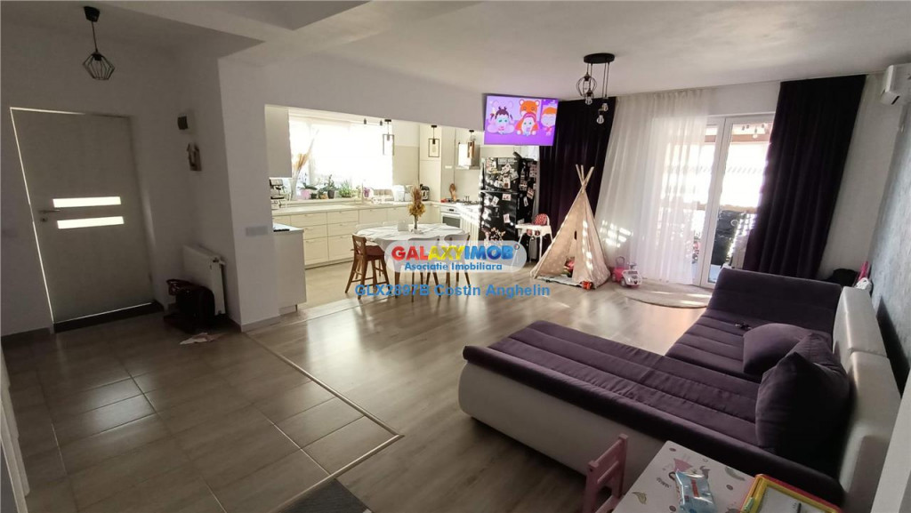 Casa cu terasa si curte 4 camere - Otopeni