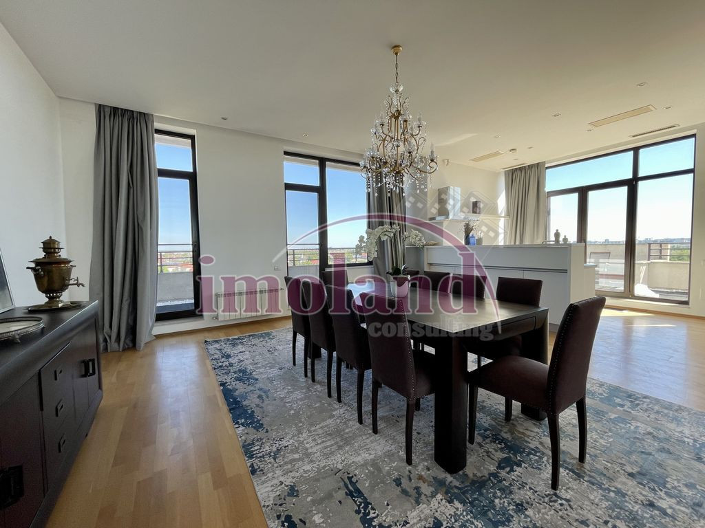 Închiriere Penthouse - 250 mp utili + 320 mp terasă pan...