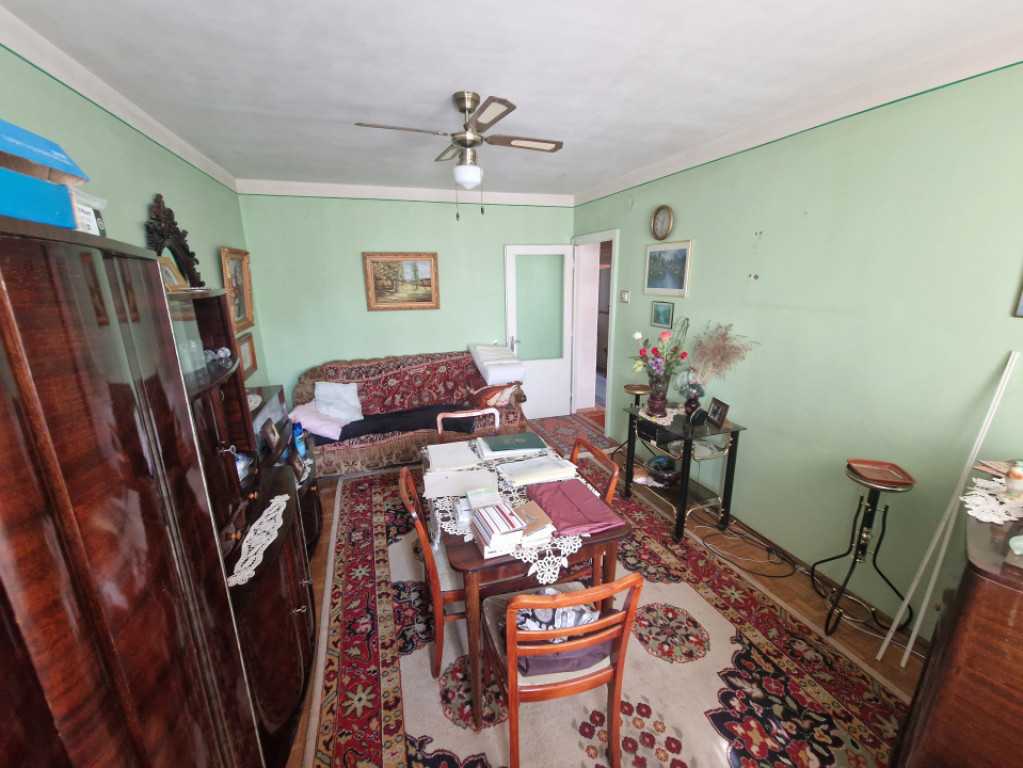 Apartament 3 camere – zona liniștită, aproape de Faculta