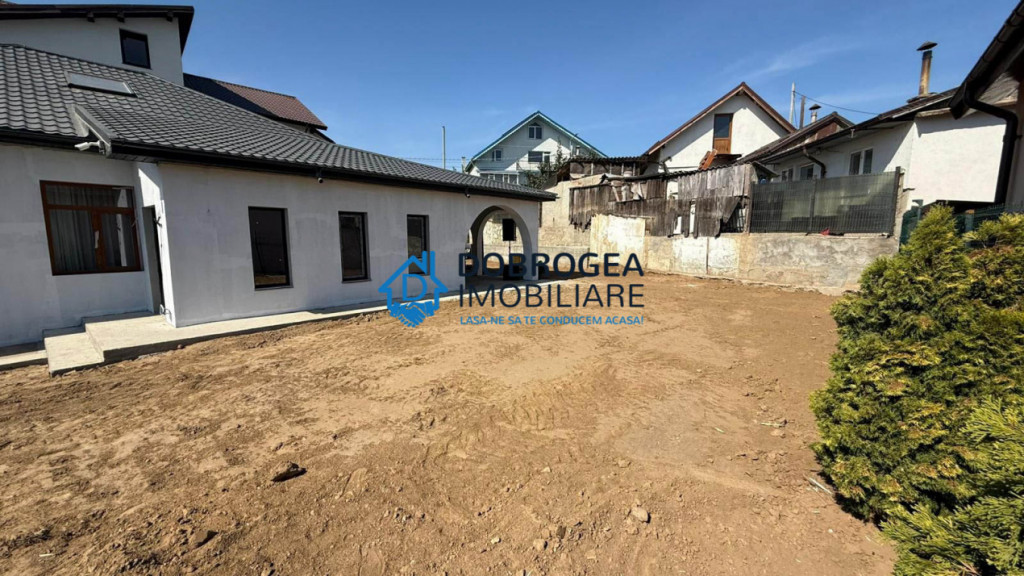 ZONA CENTRALA-CASA 4 DORMITOARE, DE INCHIRIAT, IDEALA MUNCIT