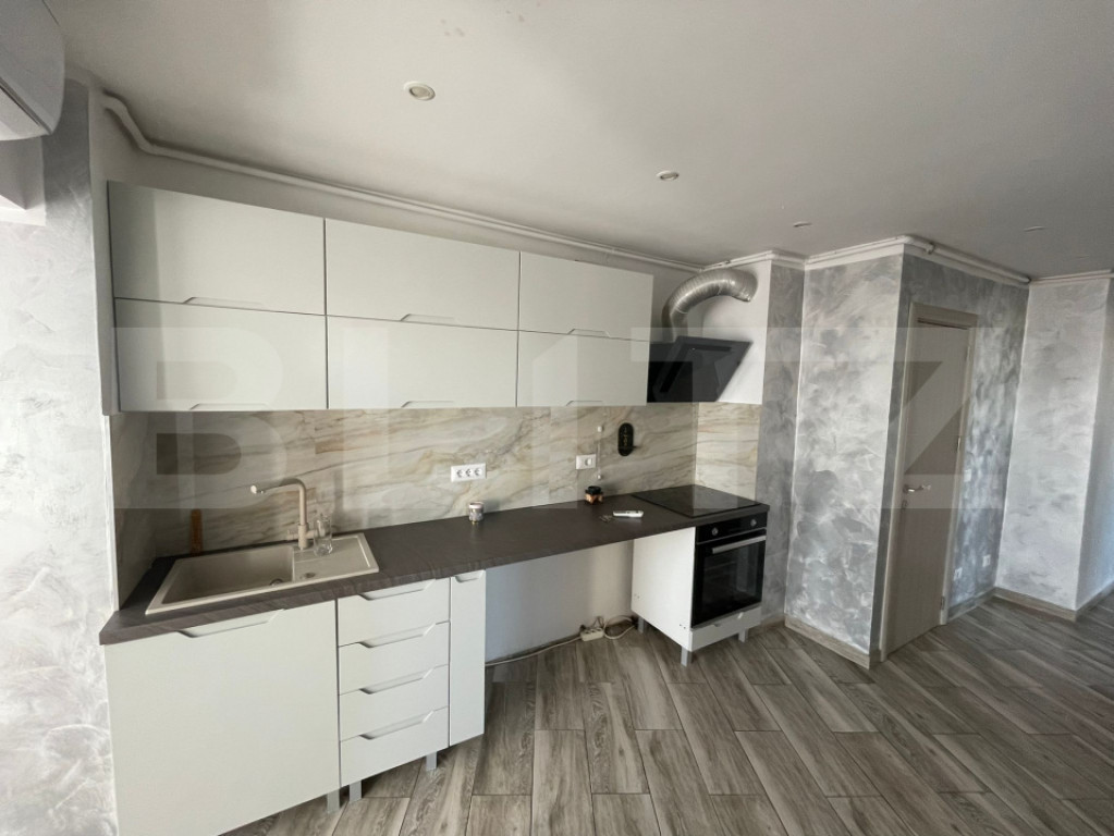 Apartament de vanzare, cu 3 camere, 80 mp, zona Vlahuta