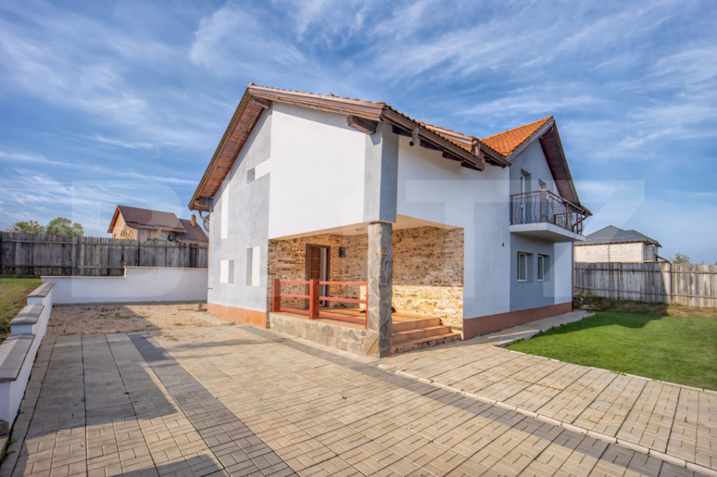 Casă spațioasă de vânzare în Bod – teren generos, zon