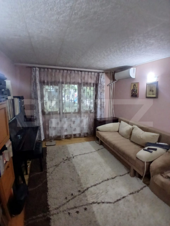 Apartament 4 camere, 80 mp, zona Nicolina