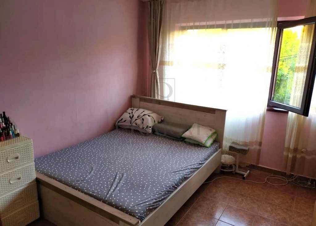 Apartament - Etaj Intermediar - Mobilat si Utilat Complet -