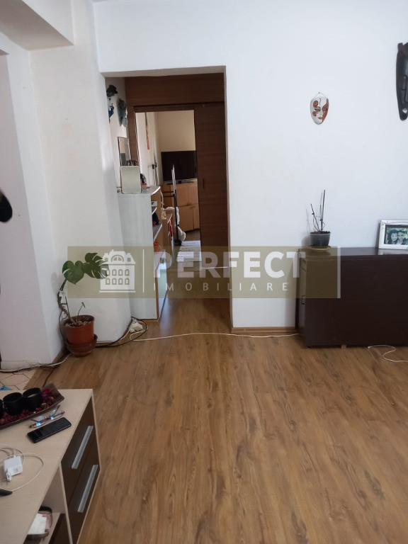 Ap.3 camere Eremia Grigorescu etaj 4/4 PRET 45.500 euro