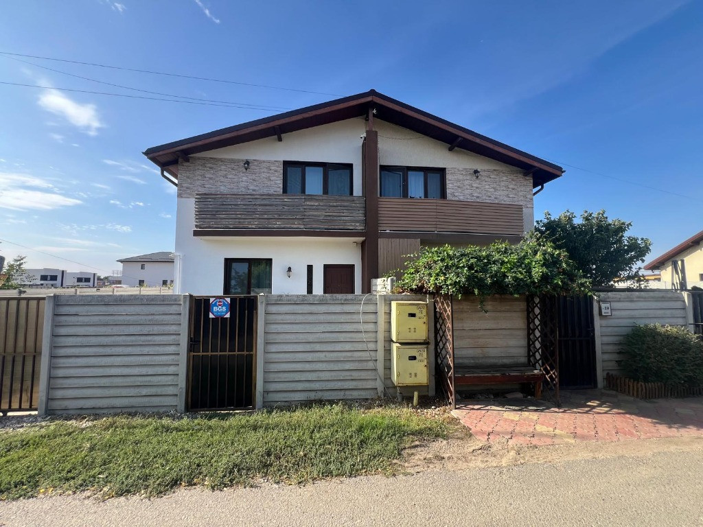 Casa tip Duplex ( 4 camere - 2 bai )