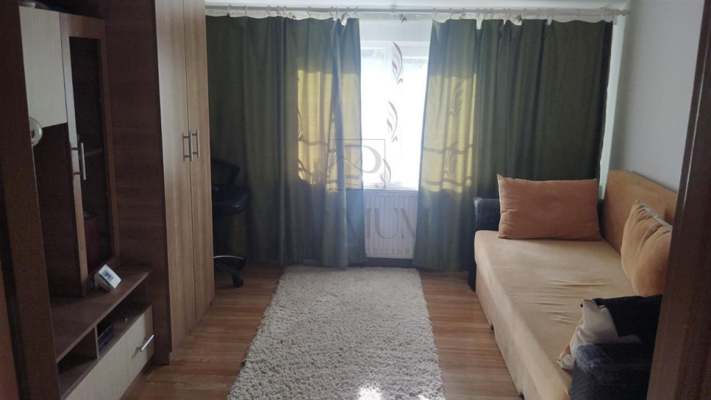 Girocului- 2 camere, decomandat, centrala